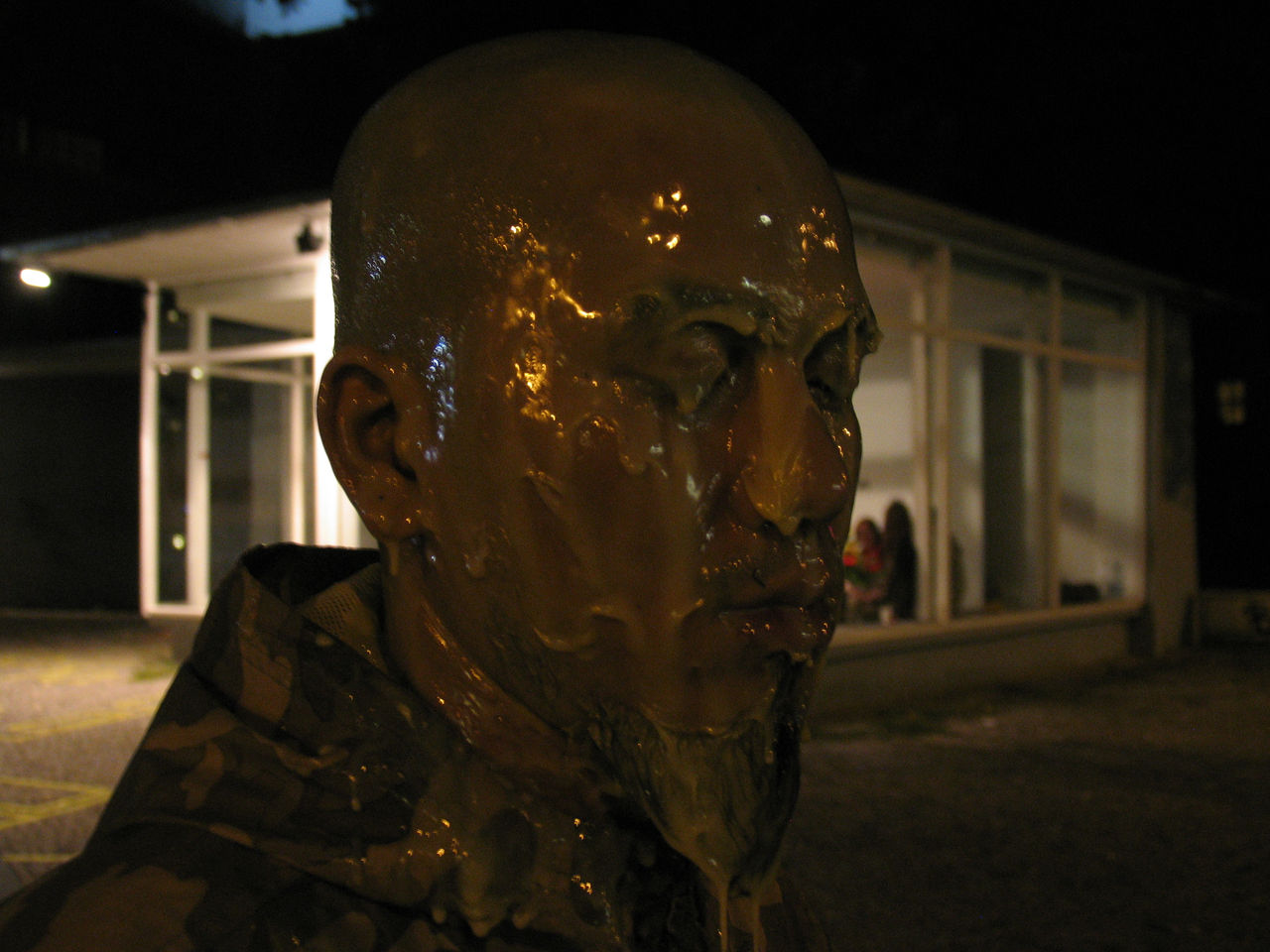 Photographic documentation of RYLLEGA Berlin (Performance by Nguyen Anh Tuan, 21 September 2008)